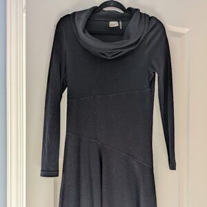 Athleta Winter Sports Dress in Black Wool and Polypropene, Medium Petite MP